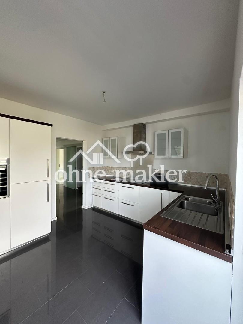 Moderne 3,5-Zimmerwohnung im DG mit EBK und Balkon - Photo 1
