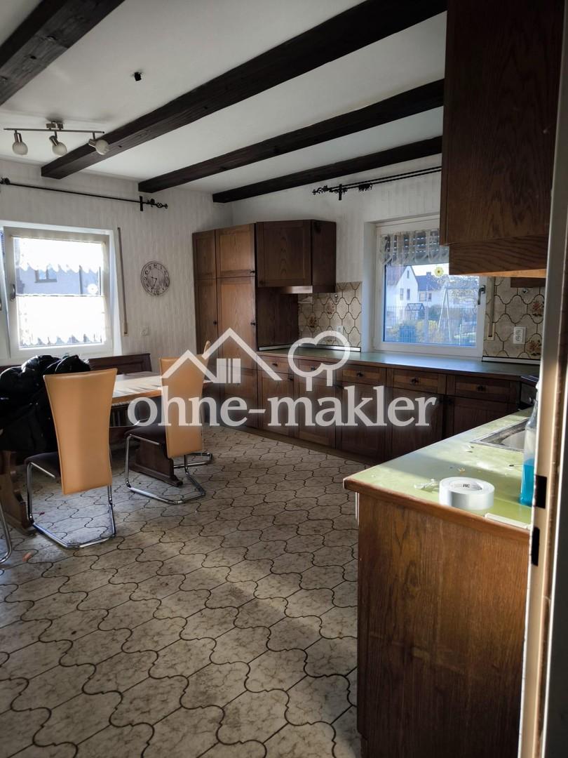Einfamilienhaus mit Garten, Terrasse, Balkon, Garage und Specksteinofen in Berching-Pollanten - Photo 2