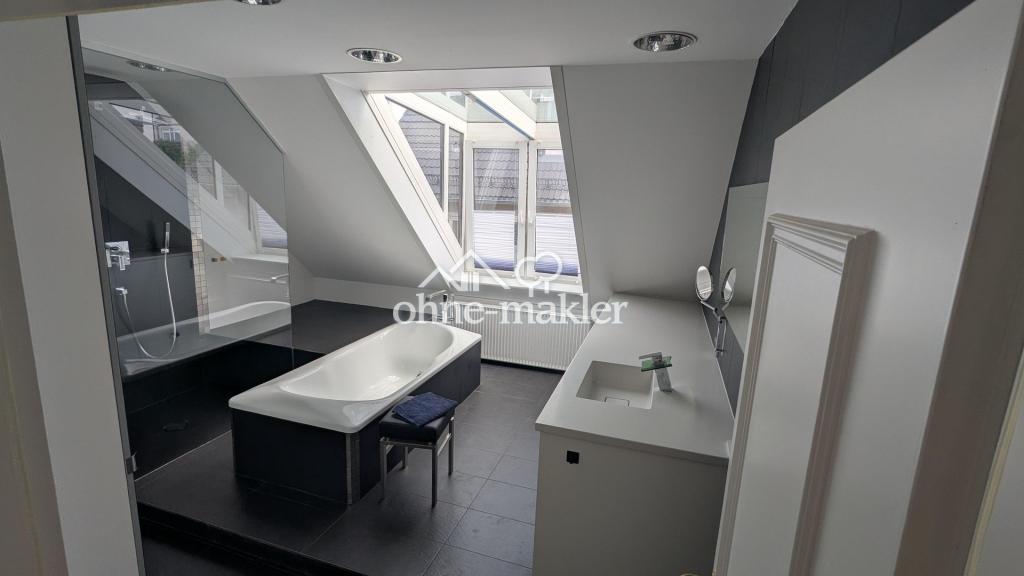 Helle, top-moderne Altbau-Galerie-Wohnung! - Photo 3