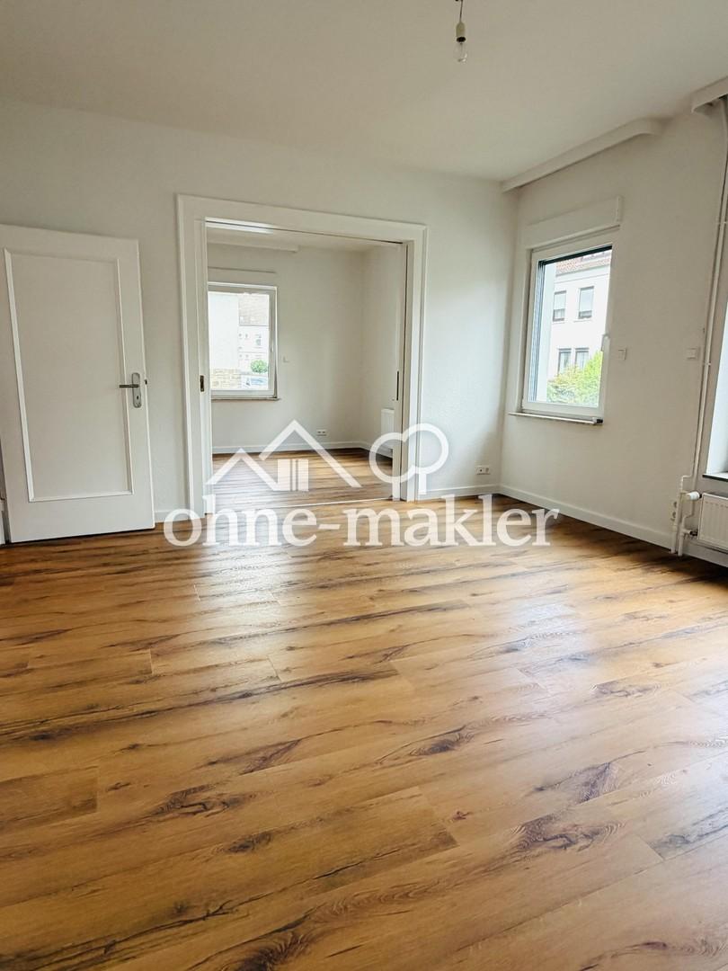 Exklusives Wohnen am Stadthäger Wall: Frisch sanierte Doppelhaushälfte mit großem Garten & 2 Garagen - Foto 2