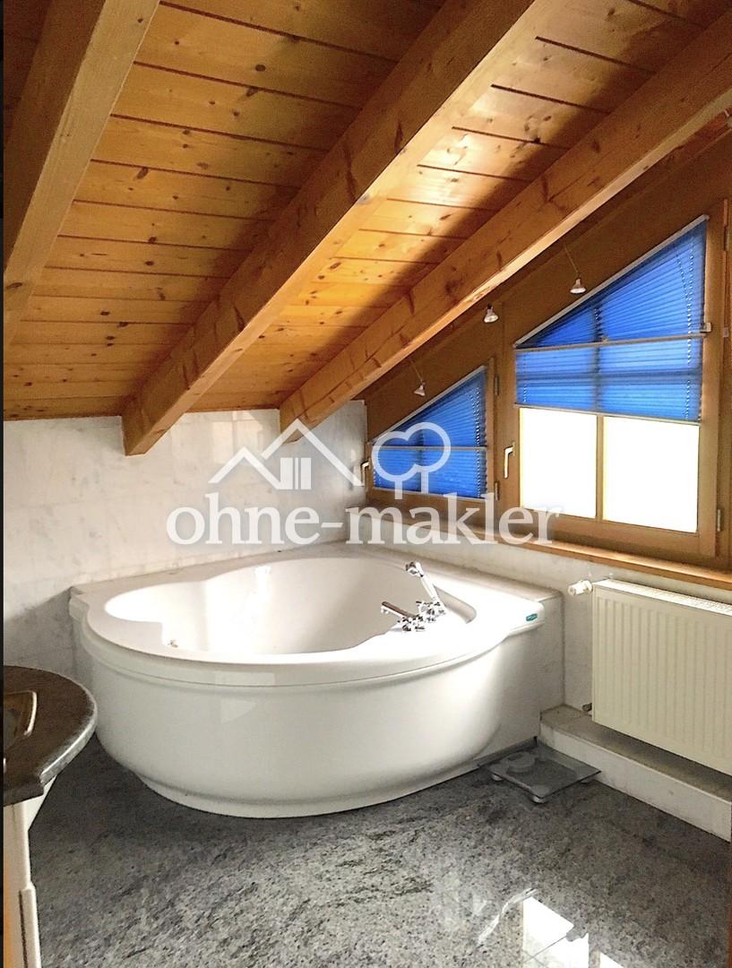 Exklusive Dachgeschosswohnung mit Galerie, Kamin und außergewöhnlichem Wohnambiente - Photo 5