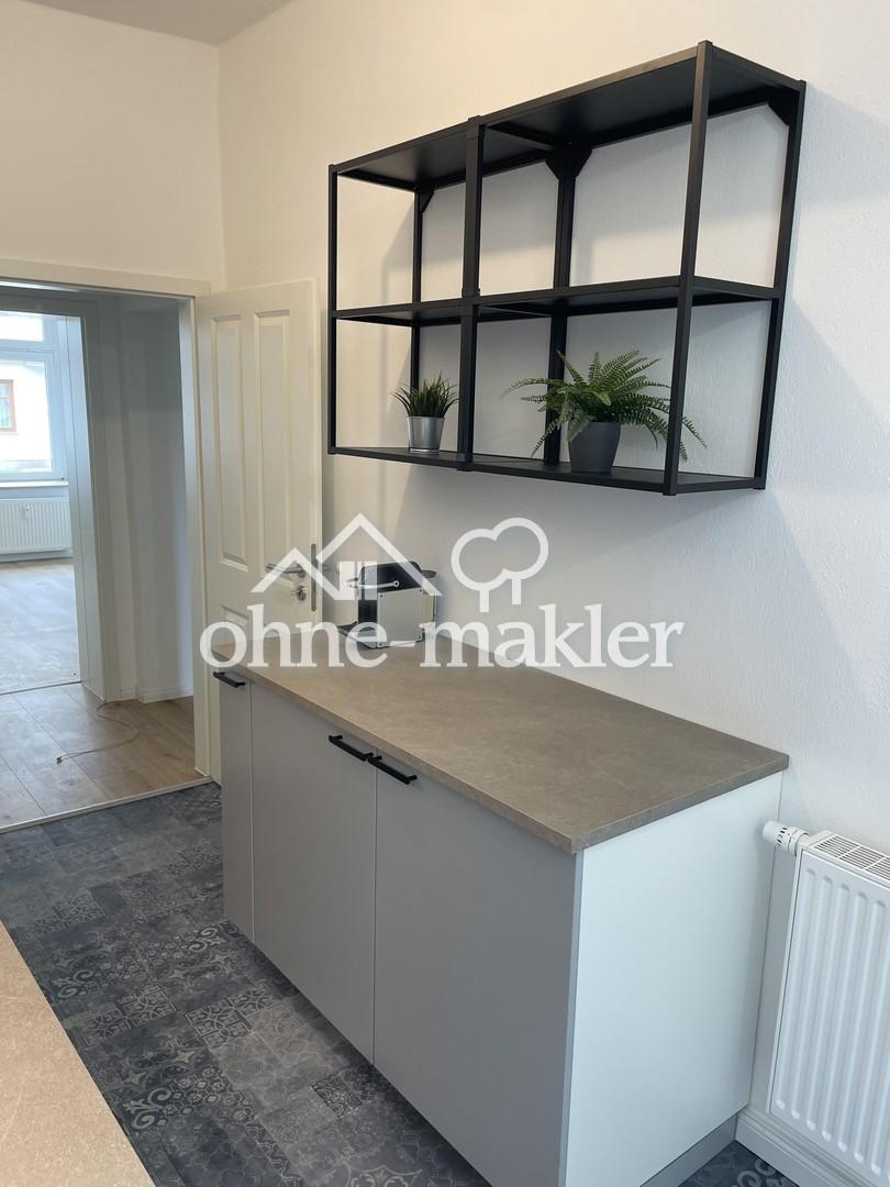 Erstbezug nach Sanierung, 3- RaumWohnung mit EBK und Terasse - Photo 3