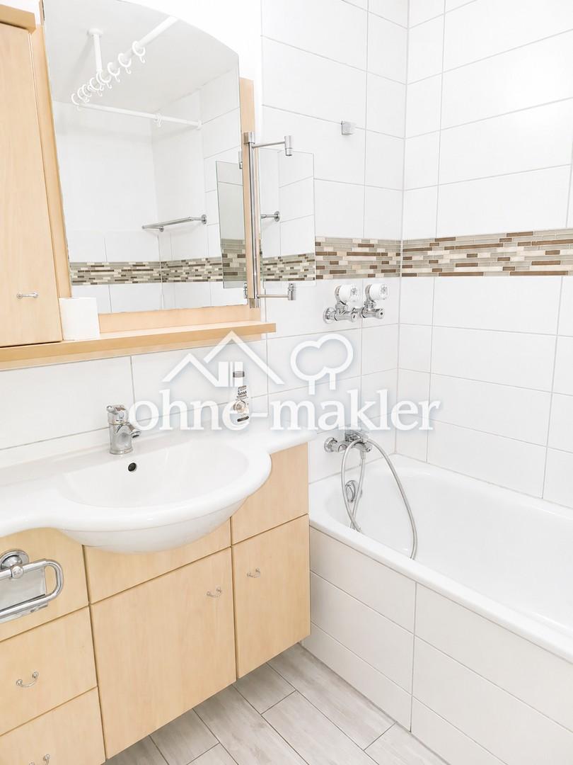 Helle 2,5-Zimmer-Wohnung mit Einbauküche, Südbalkon und Tiefgaragenstellplatz in Immenstaad - Photo 4