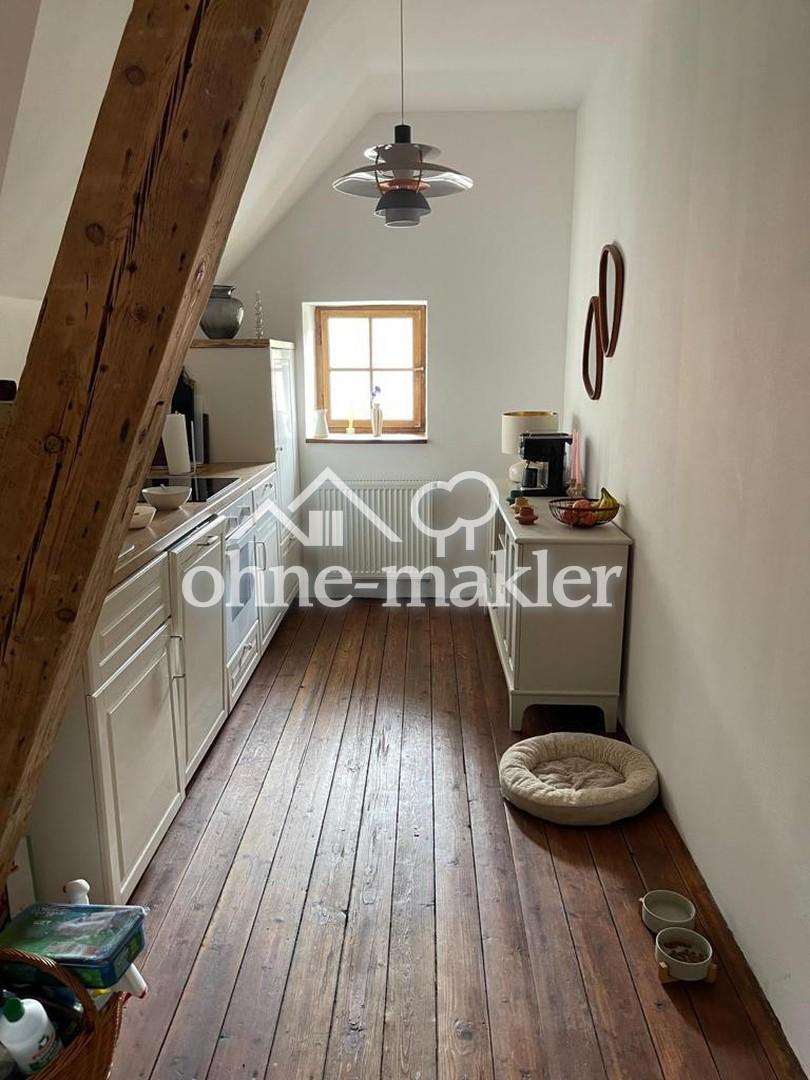 Stilvolle 4-Zimmer-Maisonette-Wohnung in einem kernsanierten Gutshaus im Chiemgau - Foto 3