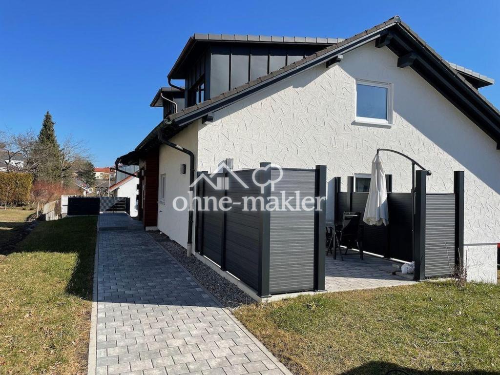 Helle 3,5-Zi.-DG-Wohnung in ruhiger Lage mit E-Auto-Lademöglichkeit - Photo 4