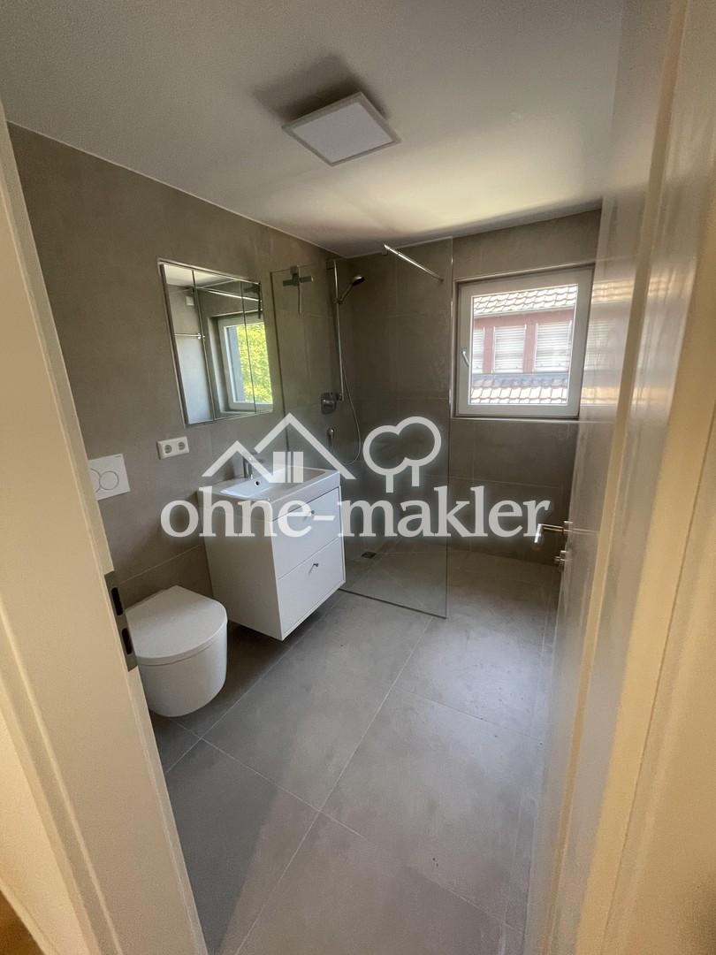 Modern sanierte 2-Zimmer-Wohnung mit Einbauküche und Garage in Ludwigsburg-Hoheneck - Photo 3