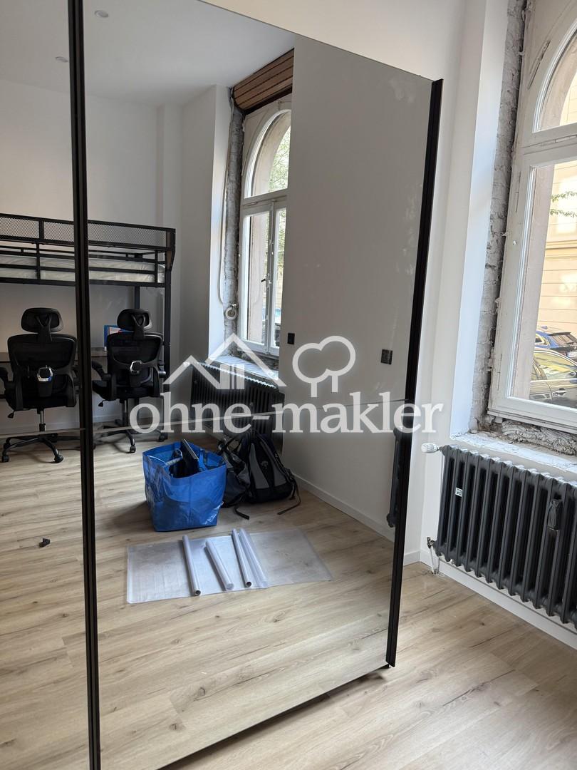 Großzügiges, möbliertes WG-Zimmer in 3er WG mit Balkon, Erstbezug nach Sanierung - Photo 1