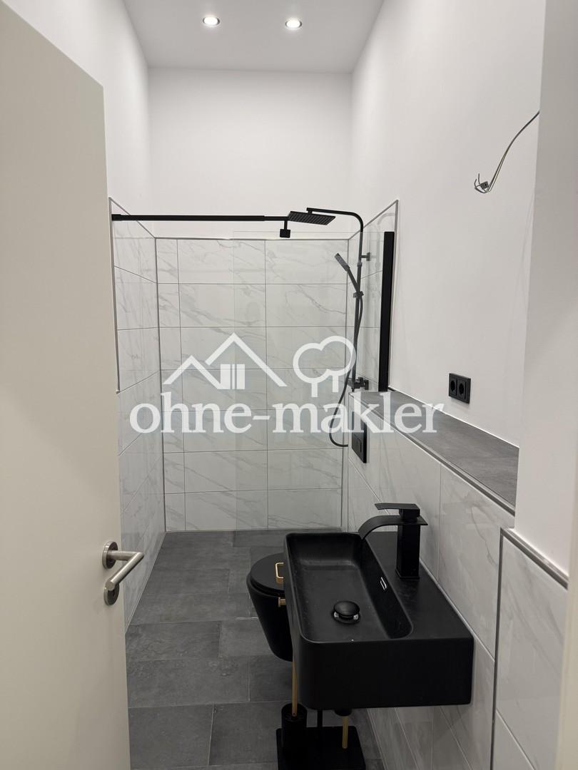 Großzügiges, möbliertes WG-Zimmer in 3er WG mit Balkon, Erstbezug nach Sanierung - Photo 3
