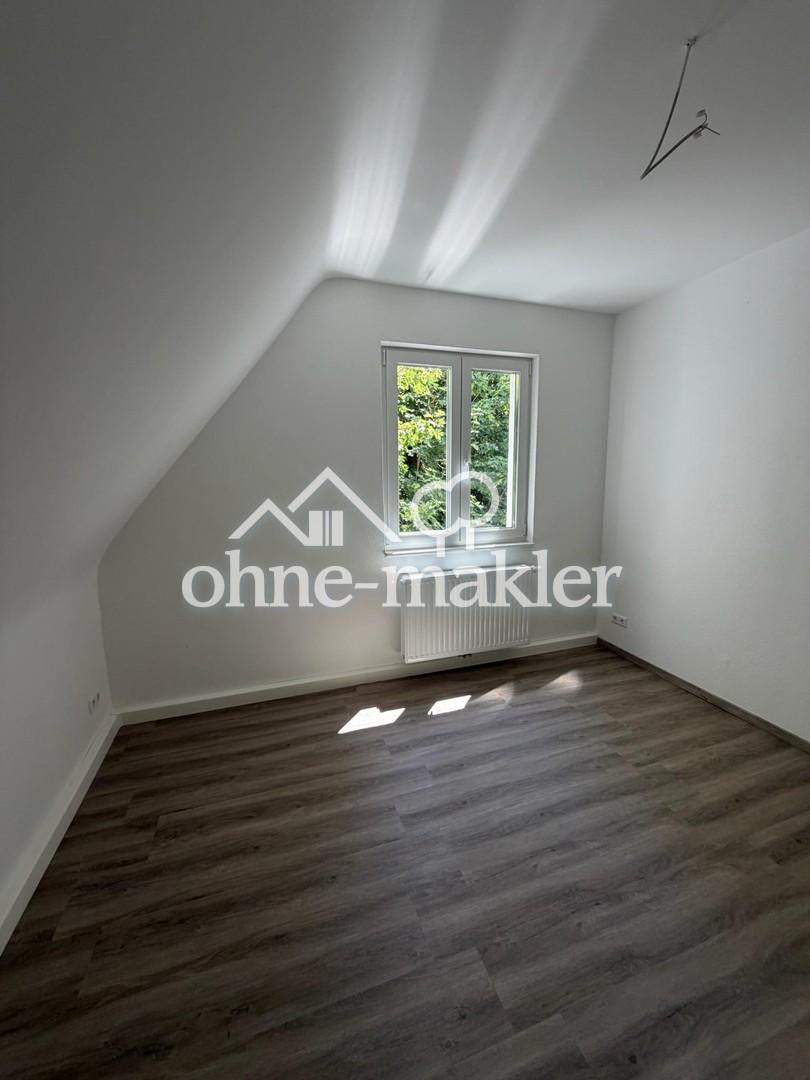 ERSTBEZUG NACH RENOVIERUNG – 2-Zimmer-Wohnung mit neuer Einbauküche in Stuttgart-Kaltental - Foto 1