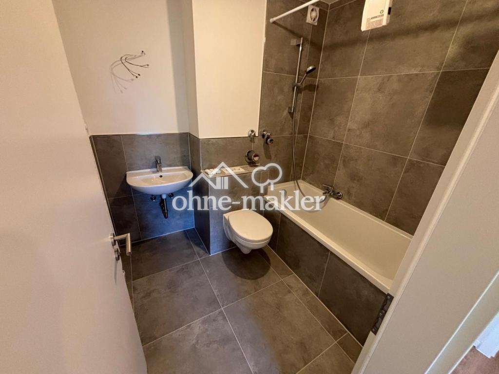 Erstbezug nach Kernsanierung: Helle 4-Zimmer-Wohnung mit 2 Balkonen & Aufzug in Dietzenbach - Photo 4
