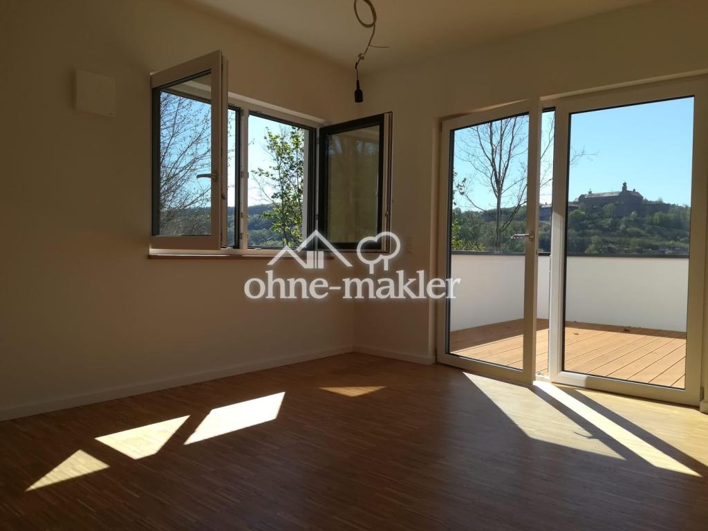 ruhig und komfortabel Wohnen mit Burgblick, große Terrasse - Photo 1