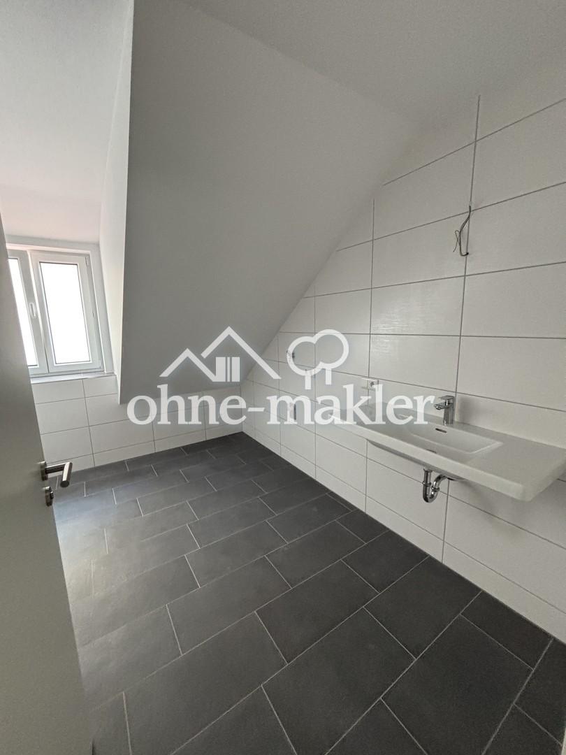 Dachgeschosswohnung mit Sichtdachstuhl–Erstbezug nach Sanierung in zentraler Lage von Schrobenhausen - Foto 2