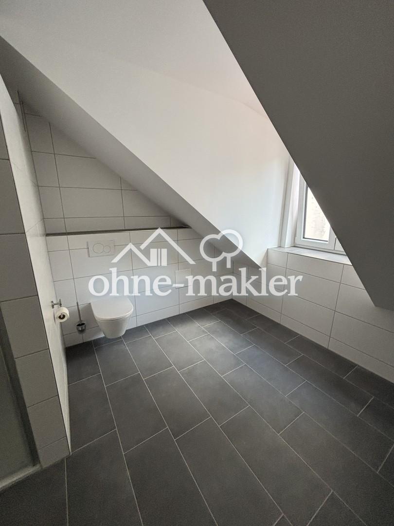 Dachgeschosswohnung mit Sichtdachstuhl–Erstbezug nach Sanierung in zentraler Lage von Schrobenhausen - Foto 3