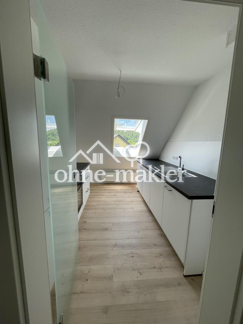 Erstbezug nach Sanierung: Helle 3-Zi.-DG-Wohnung mit Blick auf Burg & Stadt - Foto 4