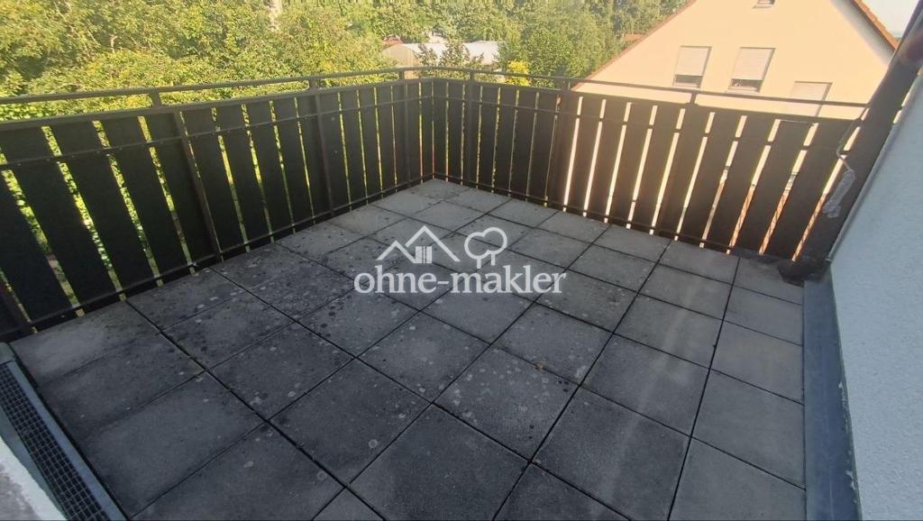 Modern renovierte 3,5-Zimmer-Maisonette mit großem Hobbyraum und Balkon - Foto 2