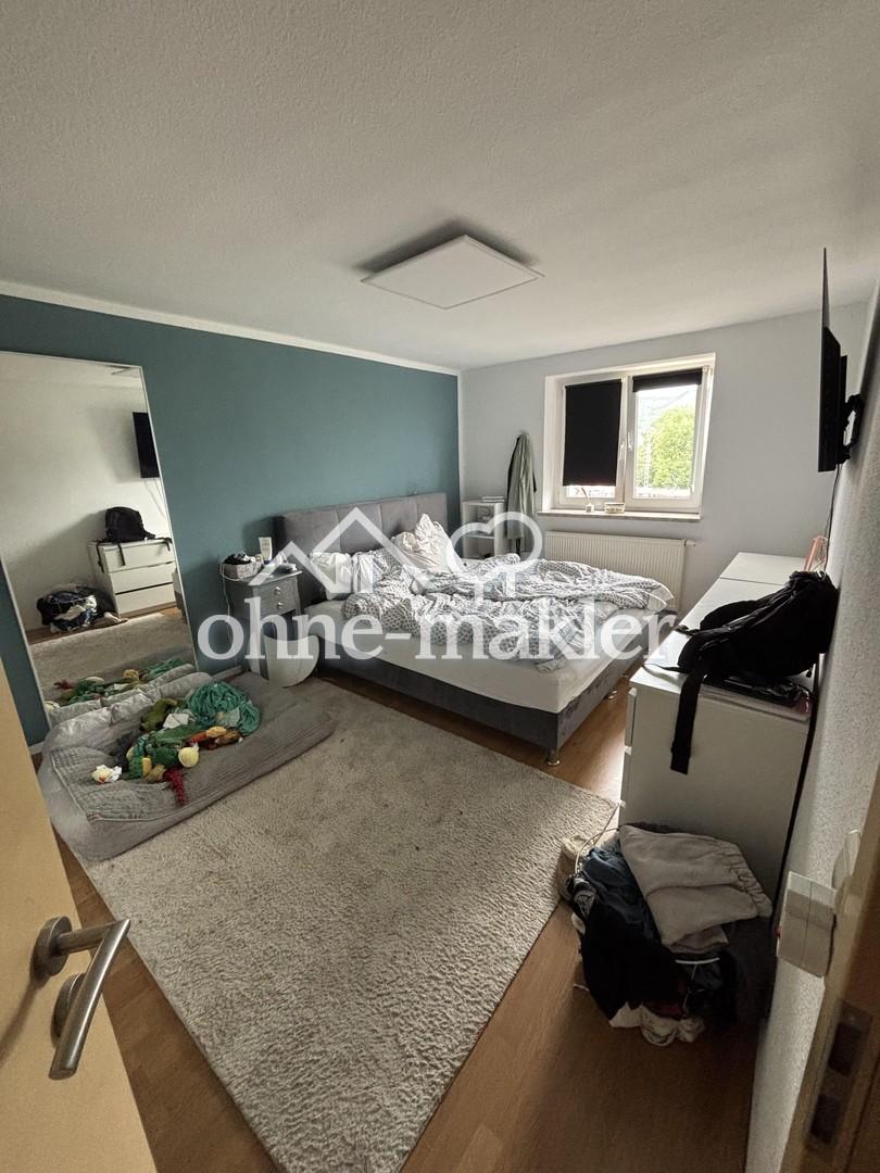Helle 3-Zimmer-Dachgeschosswohnung mit Balkon & Einbauküche – Haustiere erlaubt - Photo 3