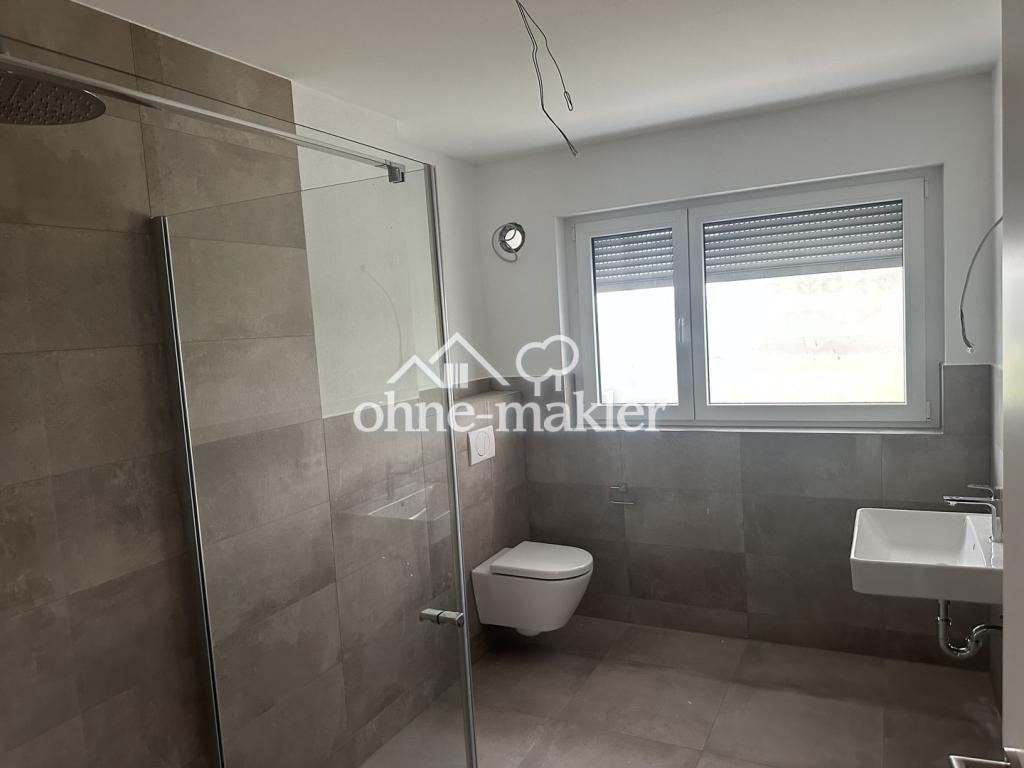 Neubau/ Erstbezug - Moderne 3,5 Zi-Wohnung mit Terrasse - Photo 3