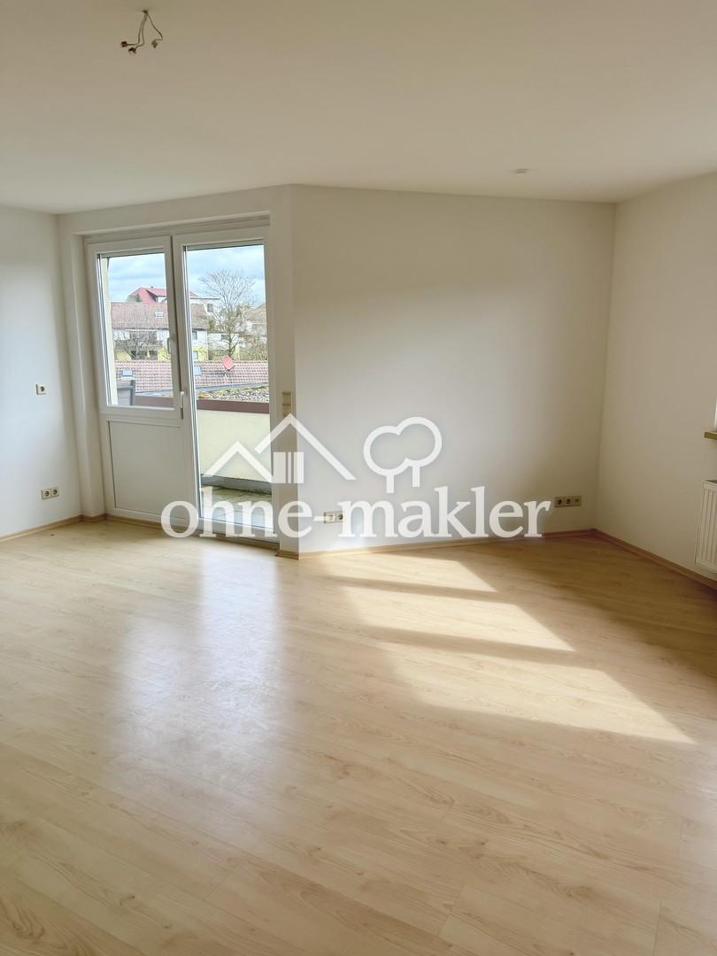 Helle Wohnung in ruhiger Lage mit Balkon - Foto 1