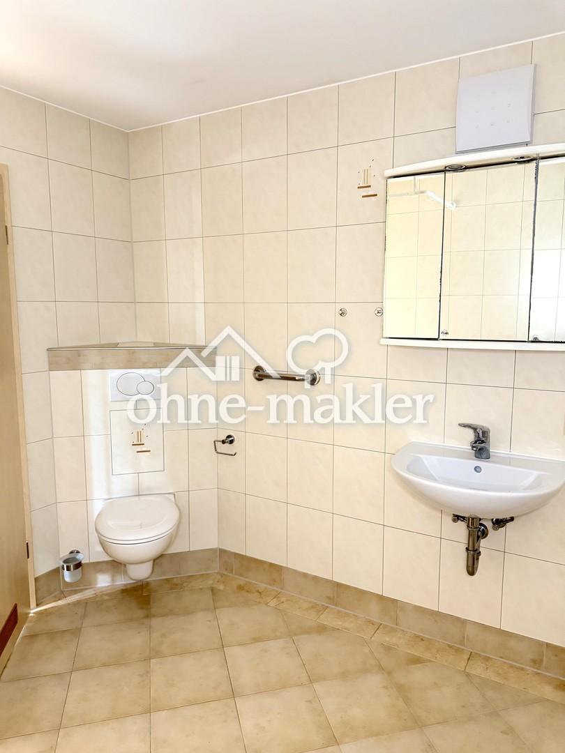 Helle Wohnung in ruhiger Lage mit Balkon - Foto 3