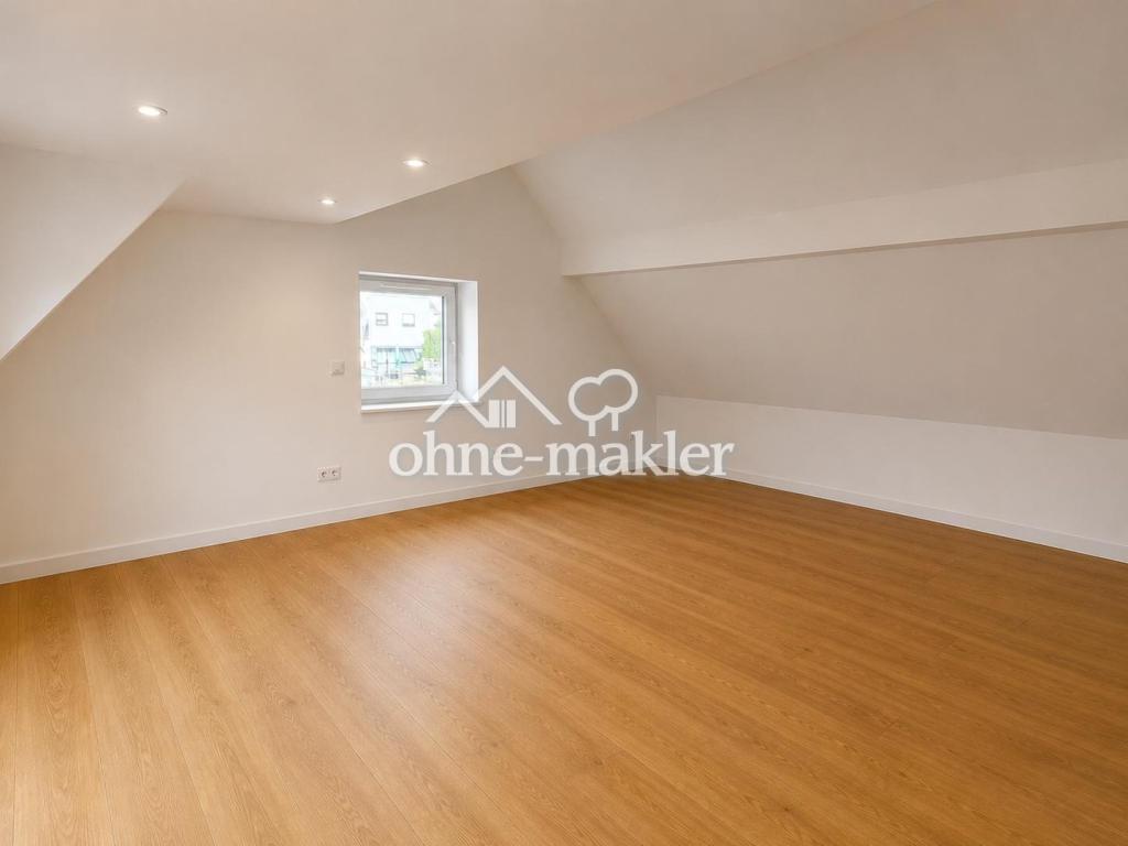 Luftige Dachwohnung mit Loft-Stil nach Kernsanierung: 2 Zimmer + Ankleide & Balkon - Foto 5