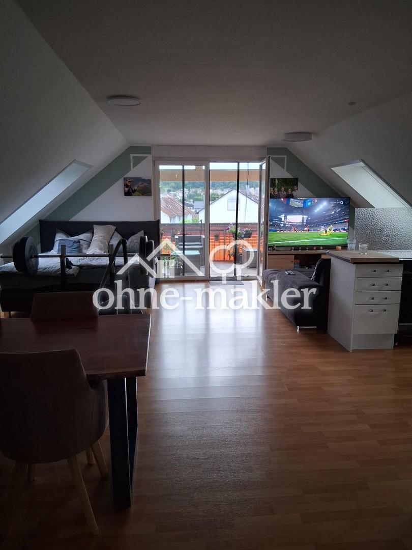 Dachgeschosswohnung mit Weitblick - Photo 1