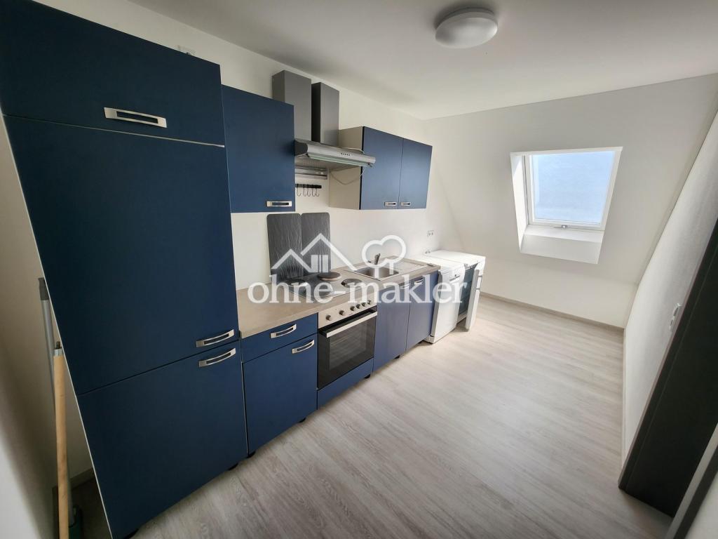 Sofort bezugsfrei! Moderne Dachgeschosswohnung mit Glasfaser, Balkon – inklusive Küchenzeile. - Photo 1