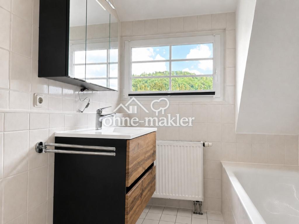 Modernisierte, helle 3 Zimmer DG-Maisonette-Wohnung mit EBK, Balkon, Stellplatz - Foto 4
