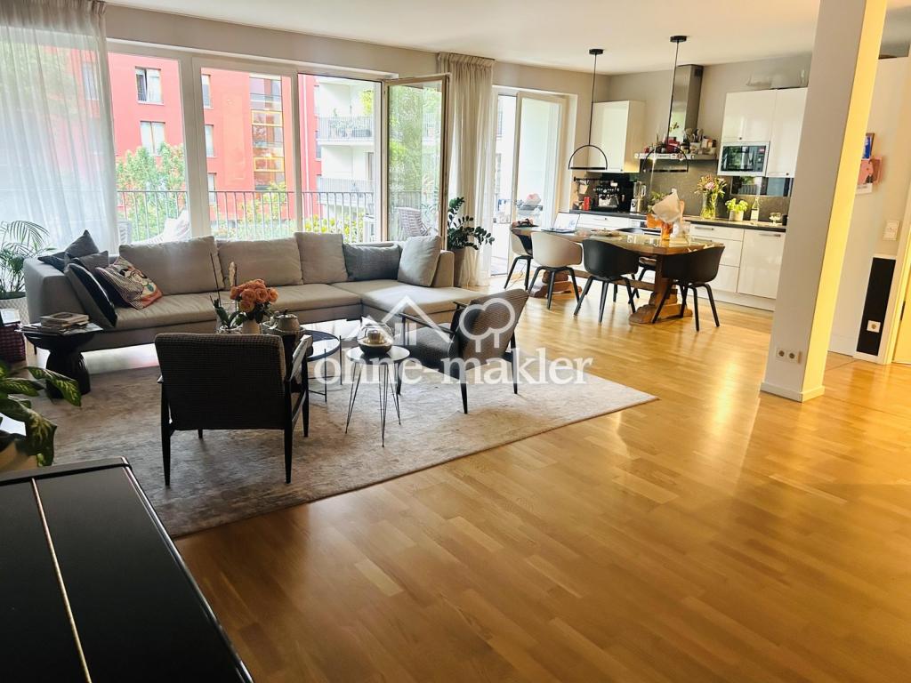 Elegant Luxury Living in a Prime Location - Foto 1