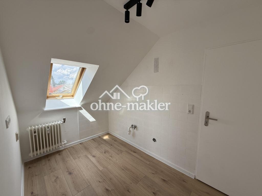 Schöne 3-Zimmer-Dachgeschosswohnung mit Balkon in Bayreuth - Foto 4