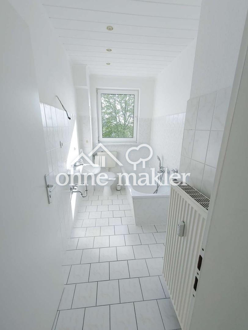 frisch sanierte, helle, ruhige 2 bzw. 3-Zimmer-Wohnung mit Einbauküche - Photo 3