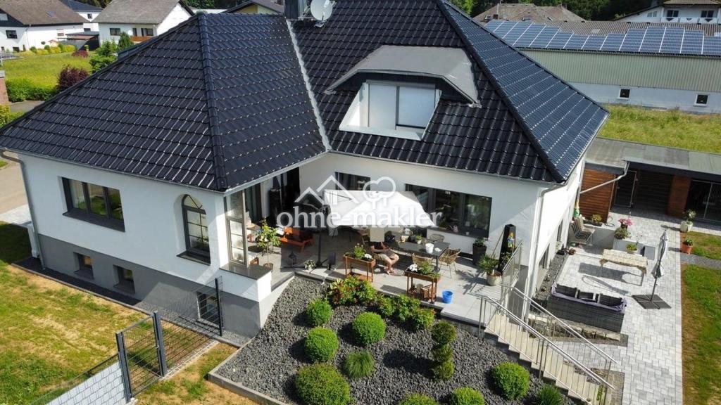 Großzügige 5-Zimmer-Erdgeschosswohnung mit Traumterrasse in einem kernsanierten Dreifamilienhaus - Photo 5