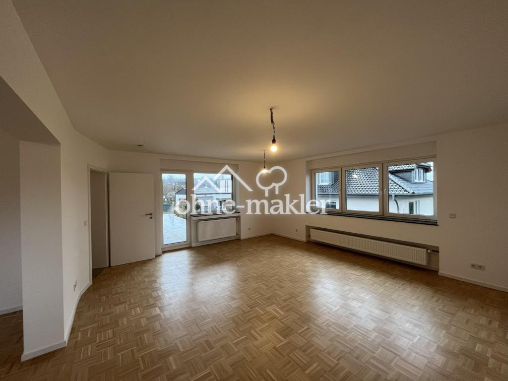 Großzügige 5-Zimmer-Erdgeschosswohnung mit Traumterrasse in einem kernsanierten Dreifamilienhaus - Photo 1