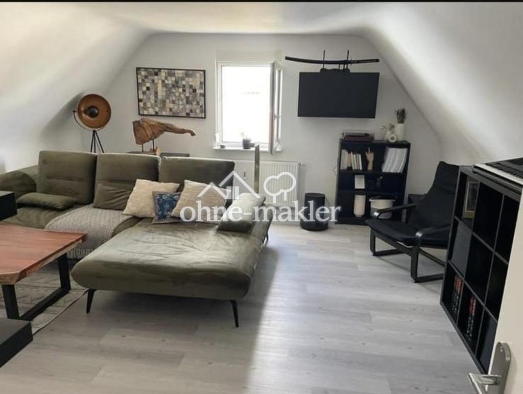 Moderne 2-Zi. DG-Wohnung in Griesheim, vollständig möbliert - Photo 2