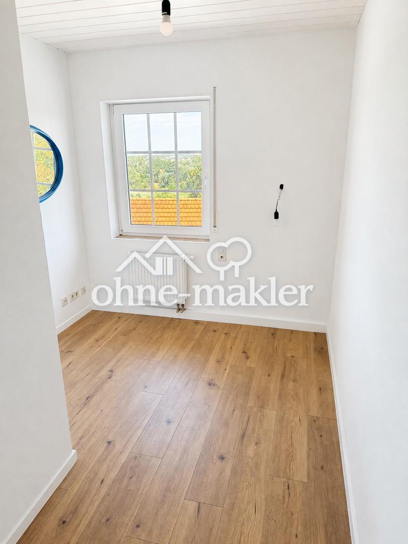 Renovierte 3-Zimmer-Wohnung mit Balkon & schönem Ausblick in Laubenheim - Photo 1