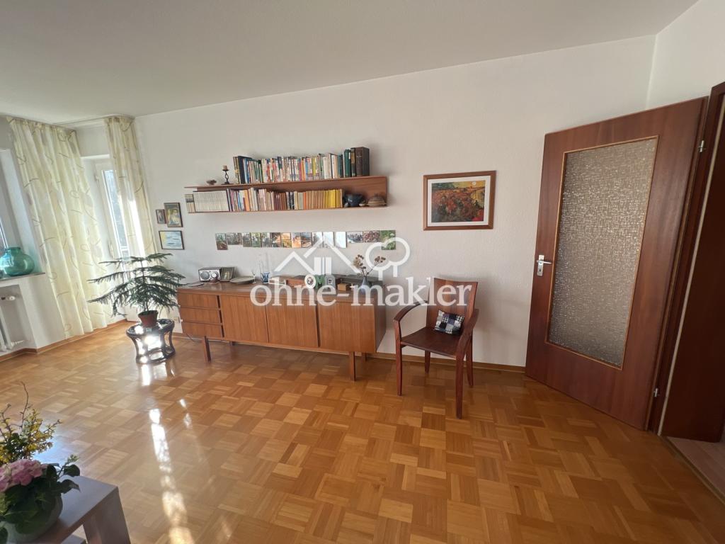 2,5 Zi-Wohnung Hochparterre mit Nord und Süd Balkon in ruhiger Lage, Tiefgarage, geringe Nebenkosten - Photo 2
