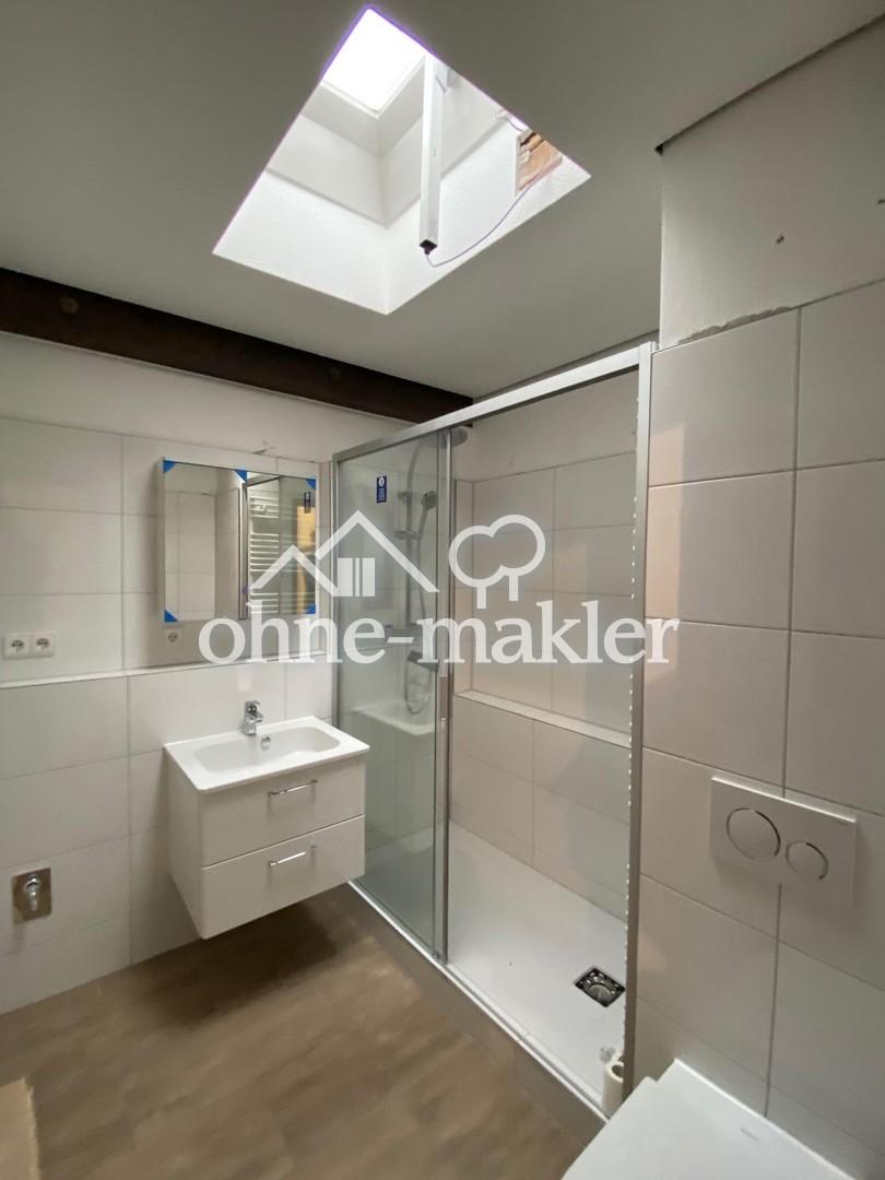 Bietigheim: geräumige, lichtdurchflutete Dachterrassen-Wohnung, EBK, Aufzug - Photo 3