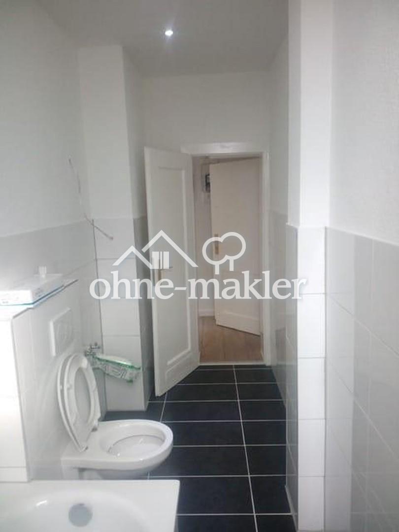 Neu sanierte 3 Zi.-Altbauwohnung mit Südwest-Balkon und Einbauküche - Photo 4