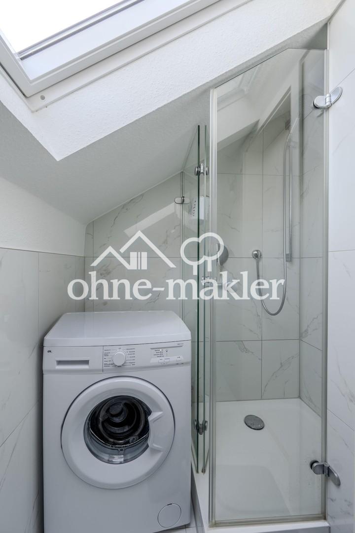 Kernsanierte 2-Zimmer-Dachgeschosswohnung mit neuer Einbauküche & Stellplatz in Oberstenfeld - Photo 5