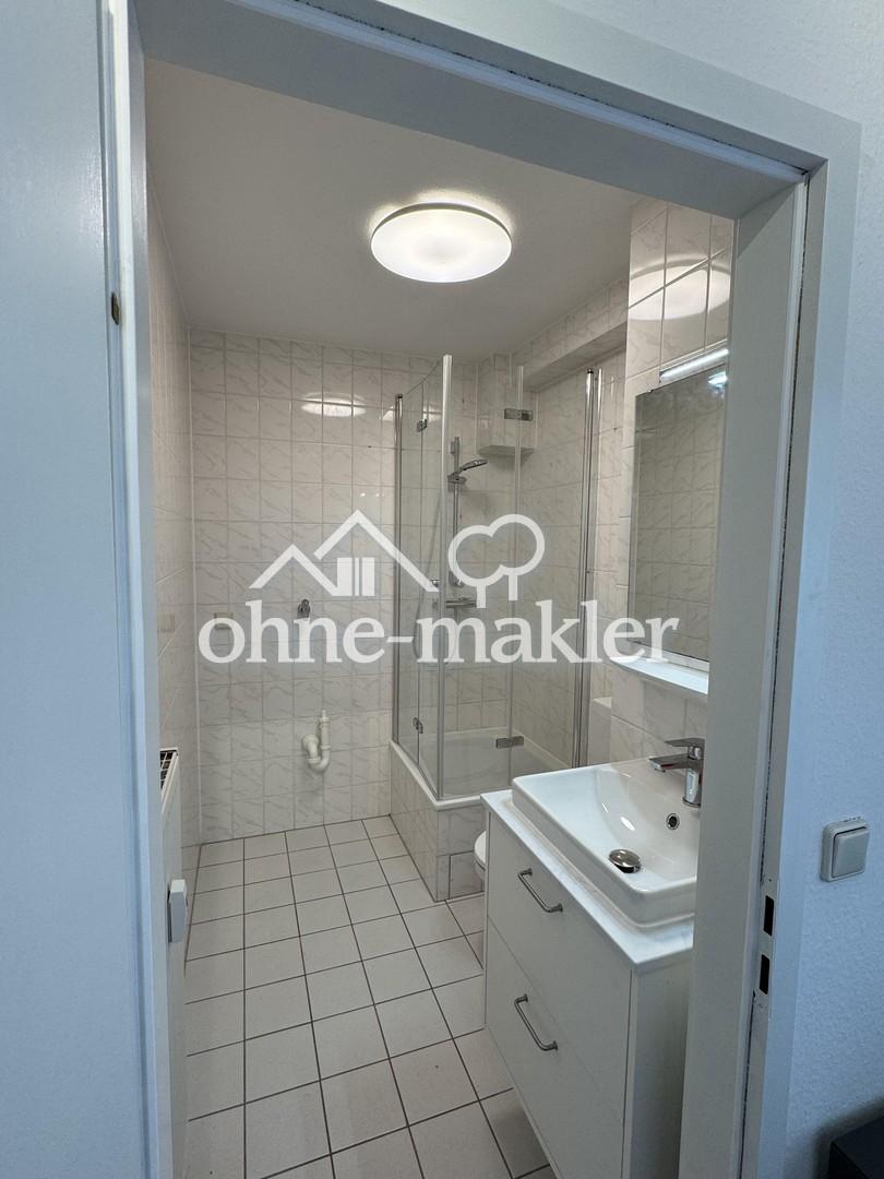 Hochwertig renovierte, teilmöblierte 2,5-Zimmer-Wohnung mit Balkon & TG-Stellplatz in Böblingen - Photo 4