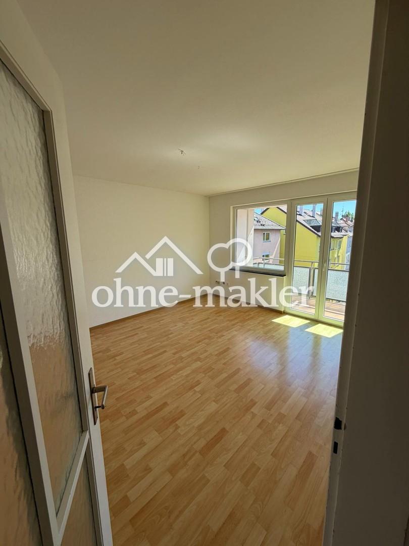 Lichtdurchflutete 2,5-Zimmer-Wohnung mit 2 Balkonen am Hölderlinplatz - Photo 2