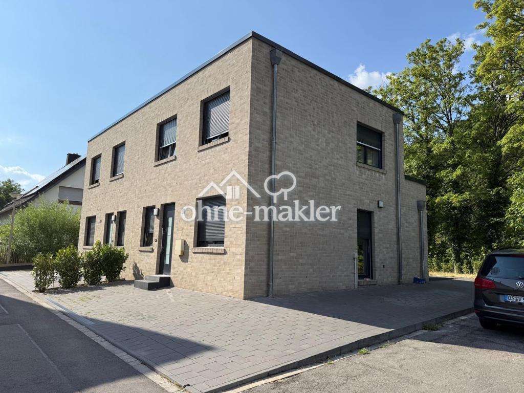 Moderne 4-Zimmer-Doppelhaushälfte mit Balkon und Terrasse – Baujahr 2024 - Foto 2