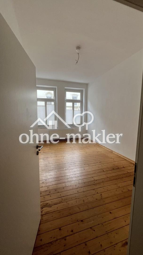 Charmante 3-Zimmer-Altbauwohnung mit Terrasse im Erdgeschoss - Photo 1