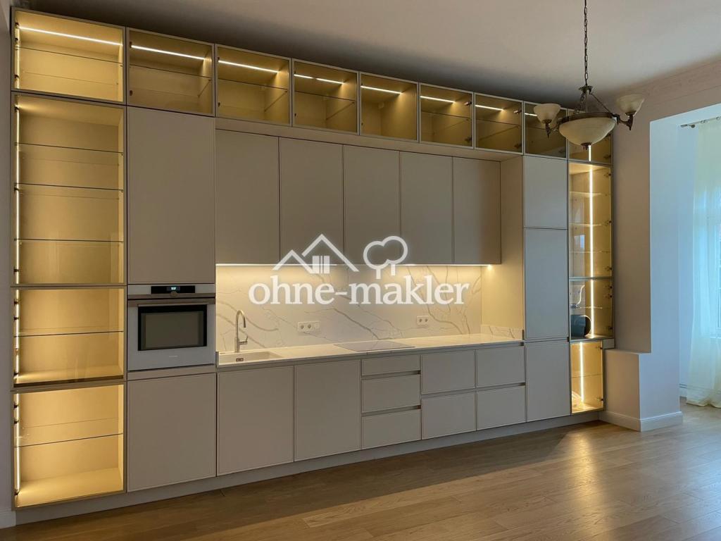 Kernsanierter Altbau mit Aufzug im 3. OG: 2 Zimmer, Designküche & Einbauschränke & Vorhänge nach Maß - Photo 5