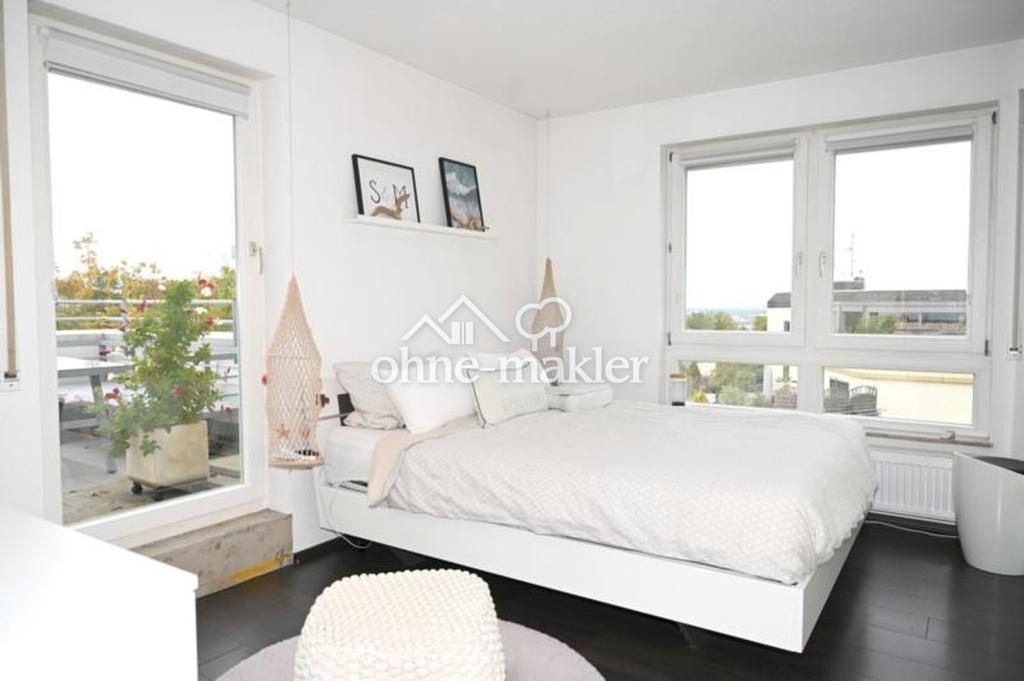 MÖBLIERT - PENTHOUSE - Schönes 2,5 Zimmern Appartment mit Dachterasse in Stuttgart - Photo 2