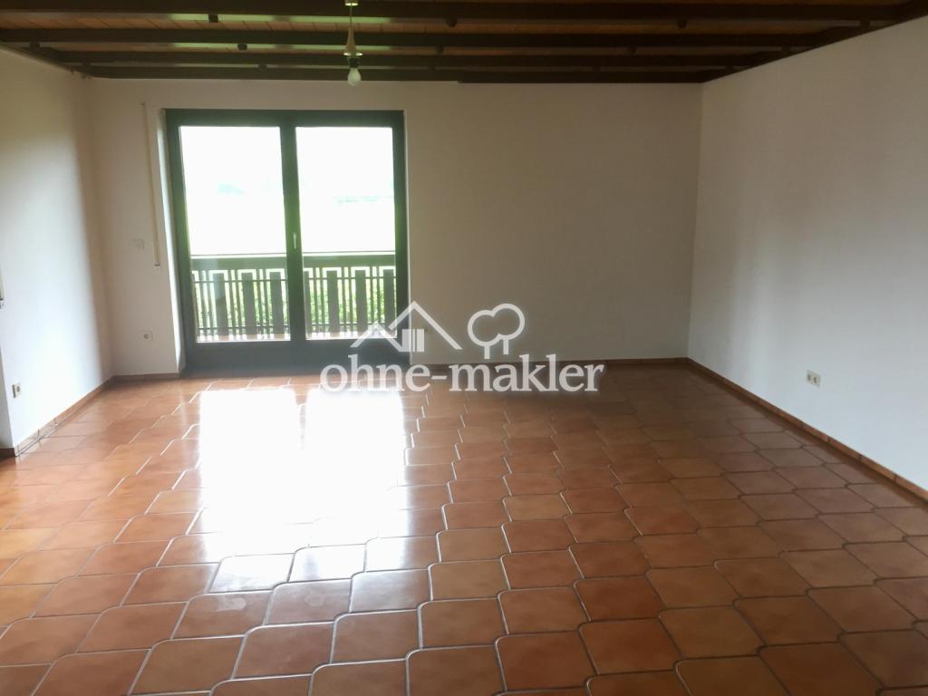 Günstige 4,5-Zimmer-Wohnung mit Balkon, Garten und Wärmepumpe in Obereichstätt zu vermieten - Foto 1