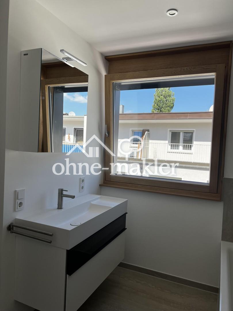 Exklusives Wohnen im Lehel – Neuwertige Wohnung mit Lift & Klimatisierung & Arbeitszimmer - Photo 2