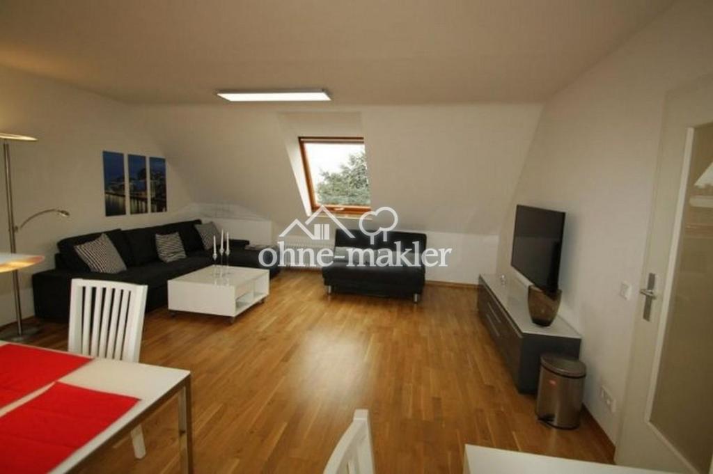 Top-möblierte Dachgeschosswohnung - Photo 3