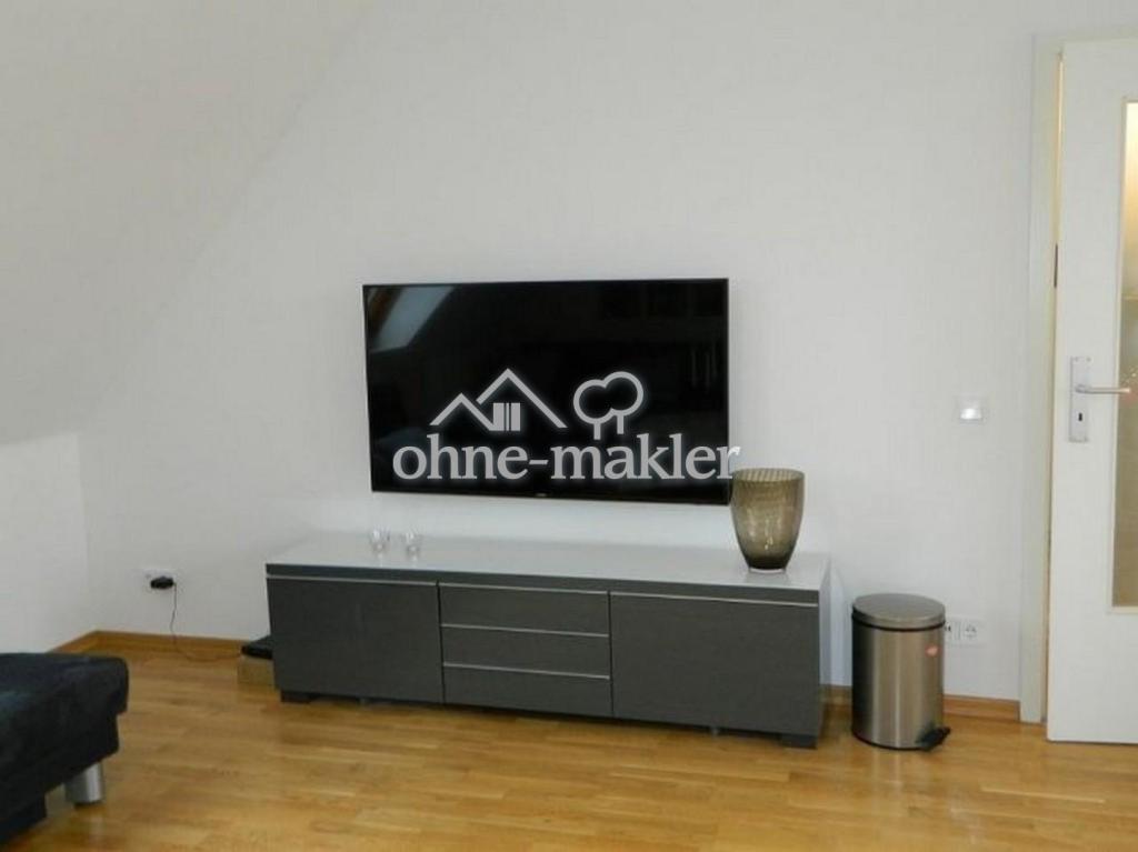 Top-möblierte Dachgeschosswohnung - Photo 1
