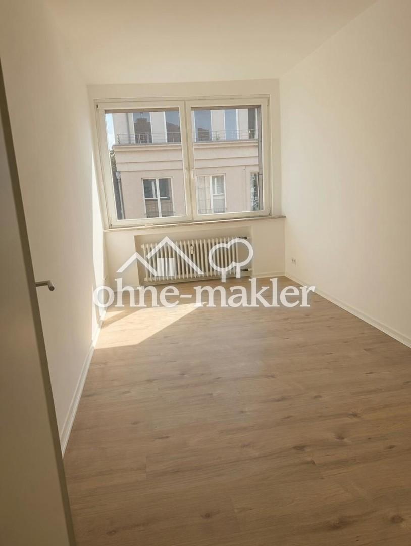 4 Etage Kernsanierte 4-Zimmer-Wohnung, ca. 120 m², am Dellplatz Duisburg – - Foto 1