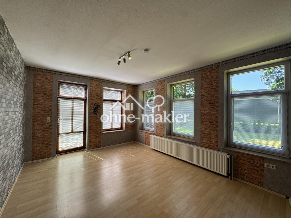 Für junge, berufstätige Personen. Erdgeschoßwohnung mit Garten, 2 ZKB, EBK, AR, Carport mit AR - Photo 1